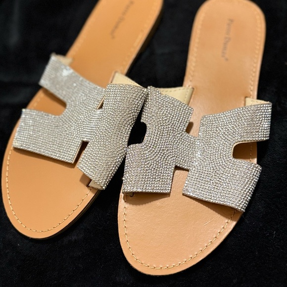 Pierre Dumas Sparkly Silver and Tan Sandals - Picture 9 of 13